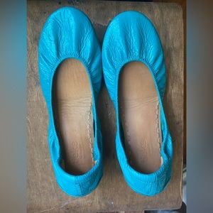 Tieks blue patent size 9 (teal color)